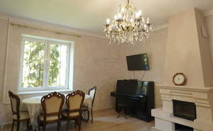 Дом 200м², 3-этажный, на длительный срок,