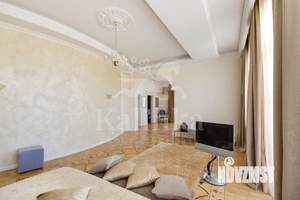 Дом 632м², 3-этажный, на длительный срок,