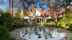 Таунхаус 364м², 3-этажный, на длительный срок,