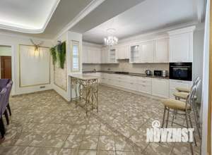 Дом 600м², 3-этажный, посуточно,