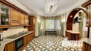 Дом 1650м², 3-этажный, посуточно,