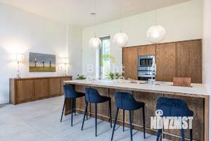 Дом 584м², 3-этажный, на длительный срок,