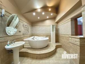 Дом 600м², 2-этажный, посуточно,