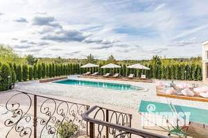 Дом 1660м², 3-этажный, на длительный срок,