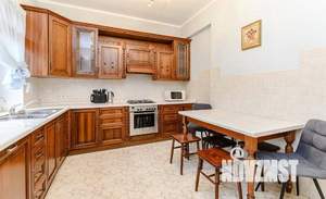 Дом 750м², 2-этажный, посуточно,