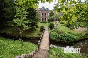 Дом 1200м², 3-этажный, посуточно,