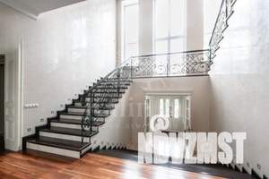 Дом 1122м², 2-этажный, на длительный срок,