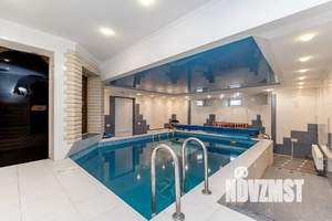 Дом 600м², 3-этажный, посуточно,