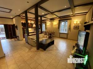 Дом 700м², 3-этажный, посуточно,