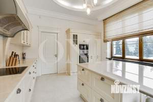 Дом 660м², 3-этажный, на длительный срок,