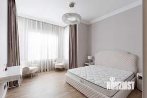 Таунхаус 296м², 4-этажный, на длительный срок,