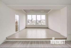 Таунхаус 400м², 3-этажный, на длительный срок,