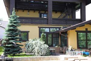 Дом 700м², 4-этажный, посуточно,