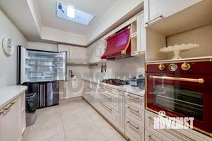 Дом 800м², 3-этажный, посуточно,