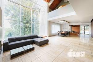 Дом 750м², 2-этажный, посуточно,