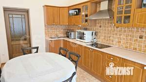 Таунхаус 268м², 3-этажный, на длительный срок,