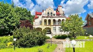 Дом 650м², 3-этажный, посуточно,