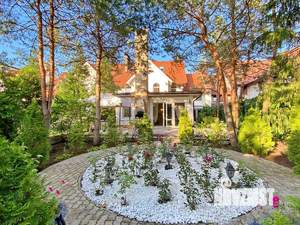 Таунхаус 360м², 2-этажный, на длительный срок,