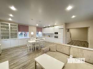 Дом 183м², 3-этажный, на длительный срок,