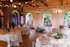 Дом 1200м², 3-этажный, посуточно,