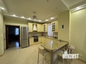 Коттедж 350м², 3-этажный, на длительный срок,