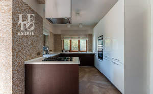 Дом 600м², 4-этажный, на длительный срок,