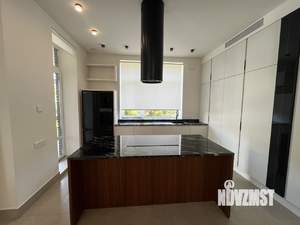 Дом 360м², 3-этажный, на длительный срок,