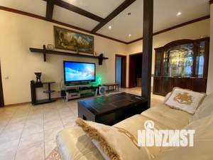 Дом 700м², 2-этажный, посуточно,