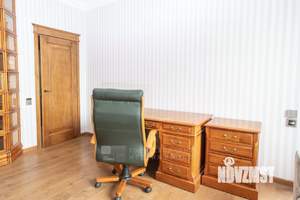 Таунхаус 250м², 3-этажный, на длительный срок,