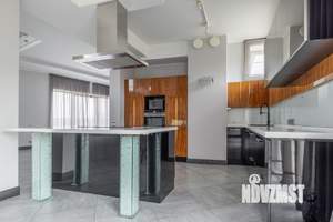 Коттедж 850м², 3-этажный, на длительный срок,