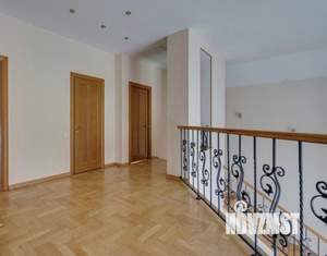 Коттедж 385м², 3-этажный, на длительный срок,