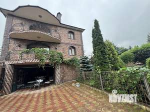 Дом 210м², 3-этажный, на длительный срок,