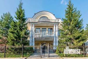 Дом 1000м², 3-этажный, посуточно,