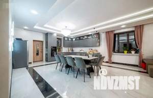 Дом 700м², 2-этажный, посуточно,