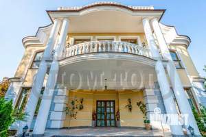 Дом 1000м², 3-этажный, посуточно,