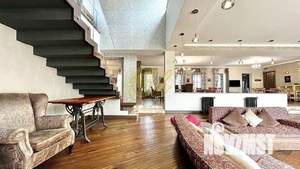 Дом 750м², 2-этажный, посуточно,