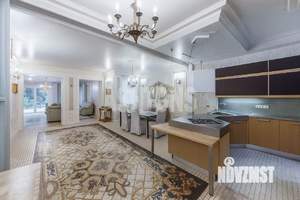 Таунхаус 364м², 3-этажный, на длительный срок,