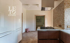 Дом 600м², 4-этажный, на длительный срок,