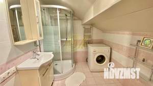 Дом 700м², 3-этажный, посуточно,