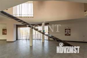 Коттедж 850м², 3-этажный, на длительный срок,