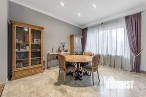 Таунхаус 270м², 4-этажный, на длительный срок,