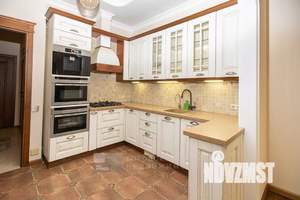 Таунхаус 250м², 3-этажный, на длительный срок,