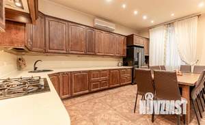 Дом 350м², 3-этажный, посуточно,