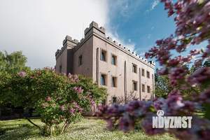 Дом 1200м², 3-этажный, посуточно,