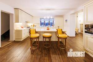 Дом 1000м², 3-этажный, на длительный срок,