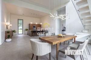 Дом 584м², 3-этажный, на длительный срок,