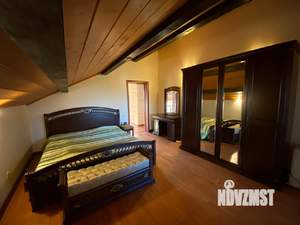 Дом 700м², 2-этажный, посуточно,