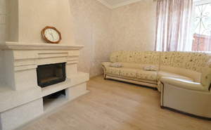 Дом 200м², 3-этажный, на длительный срок,