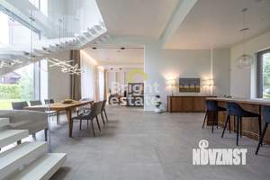 Дом 584м², 3-этажный, на длительный срок,