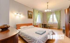 Дом 750м², 2-этажный, посуточно,